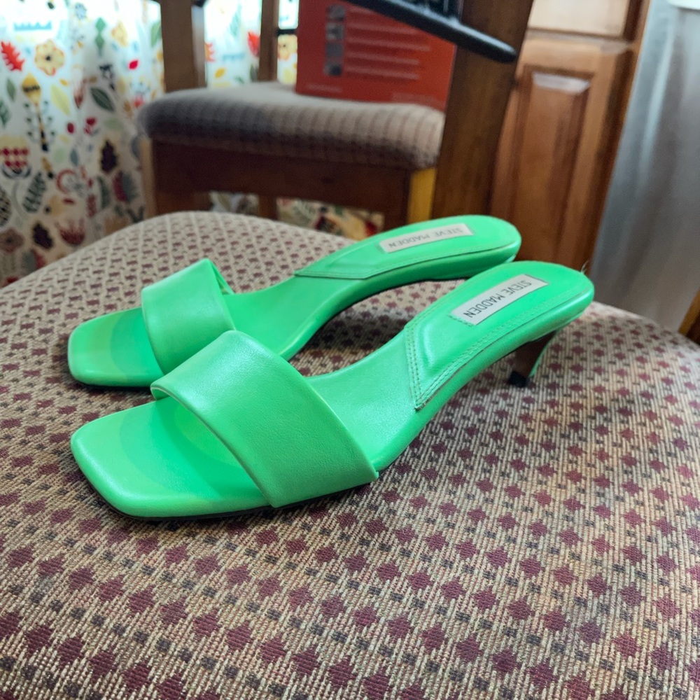 Steve Madden low heel shoes